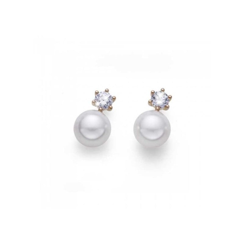 Earring Focus